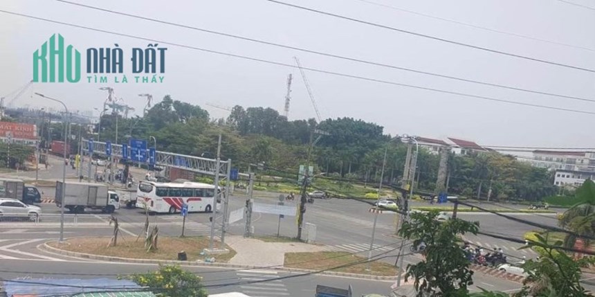 Mặt Tiền Kinh Nguyễn Văn Linh Ngã Tư Khu Chế Xuất Ngang Hơn 5m Quận 7