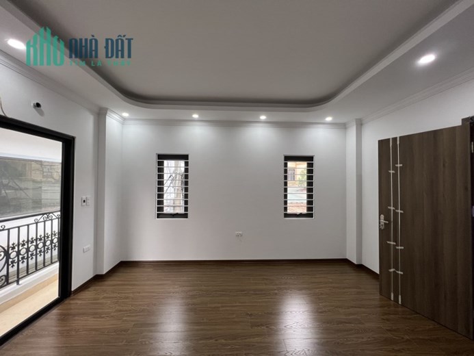 LÔ GÓC MẶT NGÕ Nguyễn Ngọc Vũ Trung Hòa 40m 5 tầng 4 ngủ ngõ thông gần Ô TÔ ở ngay 5.8  tỷ lh