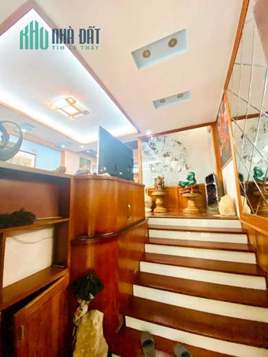 BÁN NHÀ  TRUNG KÍNH, CẦU GIẤY, KHU VỰC NHIỀU BIỆT THỰ VIP, ĐIỂM NHẤN GIÁ TRỊ NGÔI NHÀ