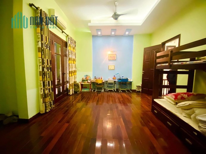 BÁN NHÀ  TRUNG KÍNH, CẦU GIẤY, KHU VỰC NHIỀU BIỆT THỰ VIP, ĐIỂM NHẤN GIÁ TRỊ NGÔI NHÀ