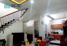 NHÀ ĐẸP 2T KIỂU BIỆT THỰ - SÁT SÔNG, NÚI GẦN BIỂN 300M- KIỆT Ô TÔ - CÓ GARA TRONG NHÀ - NGANG KHỦNG
