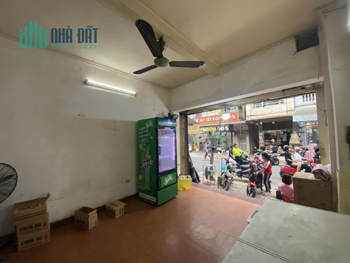 Mặt phố Đội Cấn Ba Đình, vỉa hè rộng, vị trí đẹp, kinh doanh, tầm tiền, 40X4T, chỉ 16.5 tỷ.