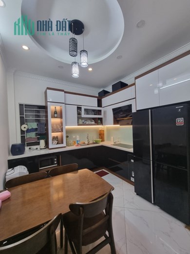 Bán Gấp nhà Mễ TRì ngõ thông nhà dân xây Dt 38m 4T giá nhỉnh 4,5 tỷ