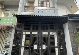 Nhà bán 1trệt 1lầu.  2 phòng ngủ