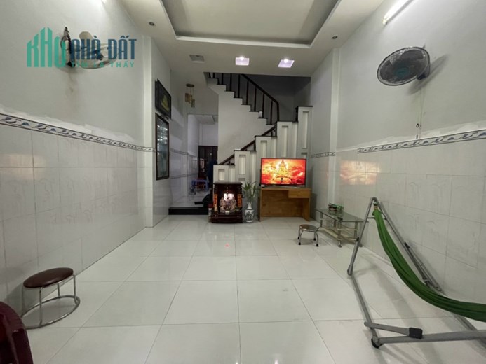 Nhà bán 1trệt 1lầu.  2 phòng ngủ