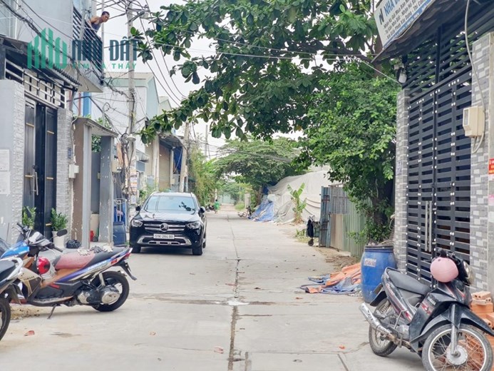 ngộp bank chù cần bán gấp quốc lộ 1A, 2 tầng, đường xe hơi 6m, 120m2 chỉ 5.5 tỷ
