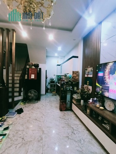 Hiếm Nhà Nguyễn Sơn, Bồ Đề, 5 tầng, 33m2, NỘI THẤT đẹp,  Ở NGAY