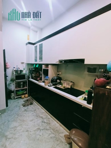 Hiếm Nhà Nguyễn Sơn, Bồ Đề, 5 tầng, 33m2, NỘI THẤT đẹp,  Ở NGAY