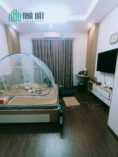 Hiếm Nhà Nguyễn Sơn, Bồ Đề, 5 tầng, 33m2, NỘI THẤT đẹp,  Ở NGAY