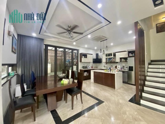 Bán gấp Biệt thự Văn Phú, Hà Đông, 180m2, 4T, mt28m lô góc, nhỉnh 18 tỷ