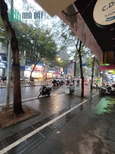 Mặt phố VIP Thái Hà, Đống Đa, 7 tầng thang máy. Vỉa hè, Ô Tô đỗ, kinh doanh đa dạng ngành nghề