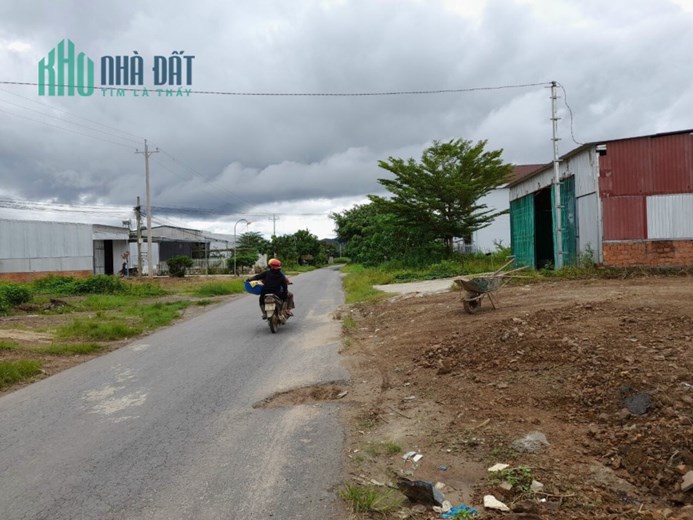 Chính chủ cần bán gấp đất có sẵn nhà mặt tiền đường nhựa 135 xã Đạ RSal, huyện Đam Rông, tỉnh Lâm