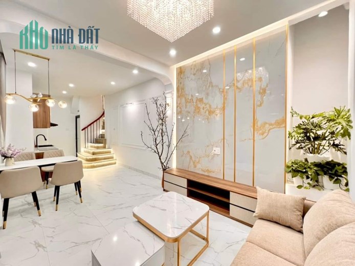 BÁN ĐẤT TẶNG NHÀ KHU VỰC HÚT KHÁCH TÌM KIẾM - CẦU GIẤY 50M2 NHỈNH 5 TỶ
