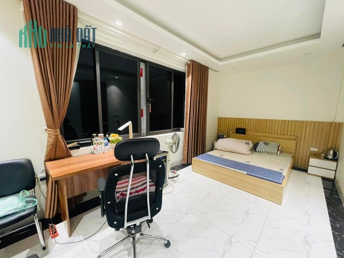 Bán nhà phố Dương Văn Bé - Q.Hai Bà Trưng - Mặt tiền rộng, Thang Máy, Gần Phố - Chỉ 1x tỷ .