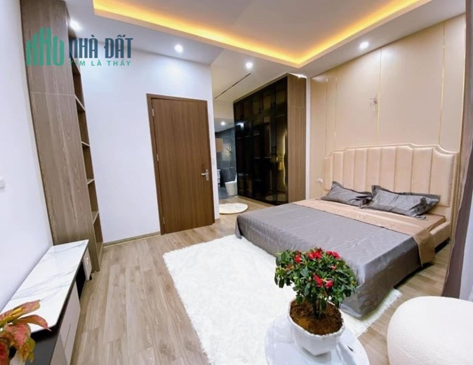Bán Nhà #TRÍCH_SÀI Ô TÔ ĐỖ CỬA. 7.5tỷ. 50m2. 4PN Cực Rộng. Cạnh Hồ Tây. Ban Công Từng Phòng