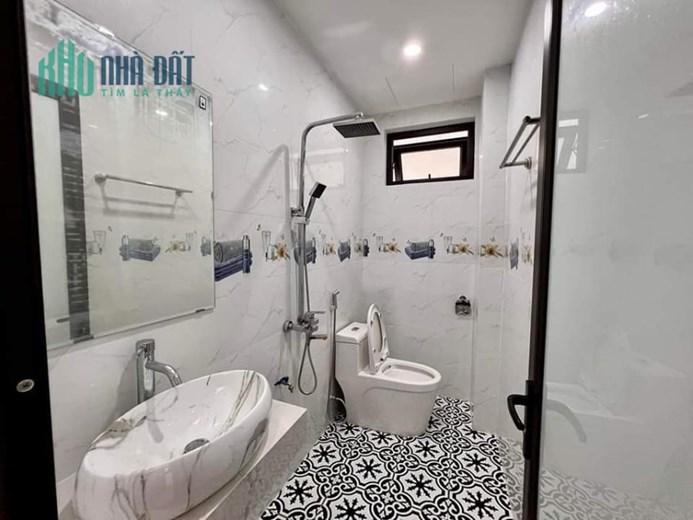 Bán Nhà #TRÍCH_SÀI Ô TÔ ĐỖ CỬA. 7.5tỷ. 50m2. 4PN Cực Rộng. Cạnh Hồ Tây. Ban Công Từng Phòng