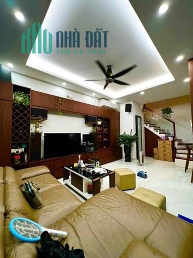Nhà Tần Khát Chân