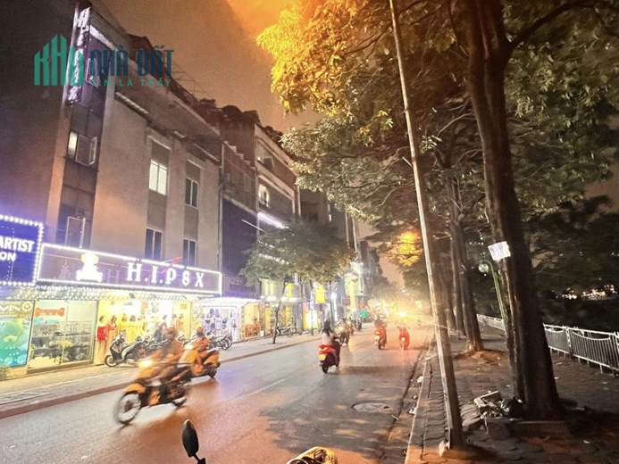 nhà mặt phố Nguyễn Ngọc Vũ 80m, 7 tầng, ô tô, kinh doanh, thang máy