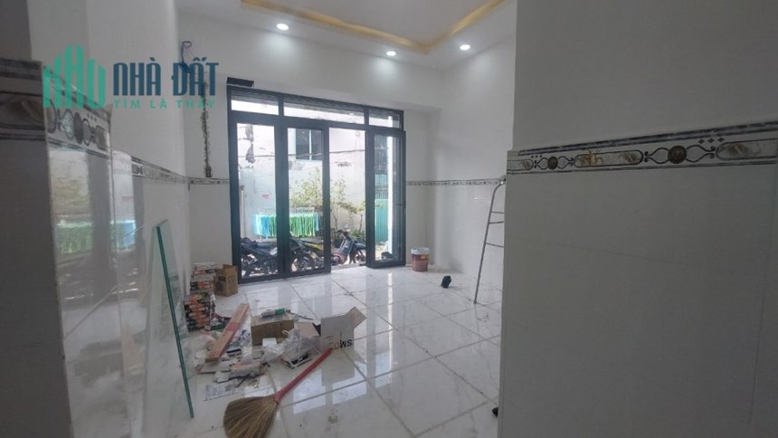 Bán Nhà Ngay Đường Số 6 Trung Tâm Bình Tân Nhà 4m x 18m (73,3m2) Sổ Hồng Riêng - Công Chứng Ngay
