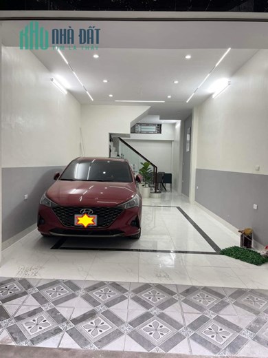 Cần bán nhà Trần Quốc Hoàn, Cầu Giấy, 50m2 x 5 tầng, phân lô, ô tô vào nhà, ở hoặc kinh doanh
