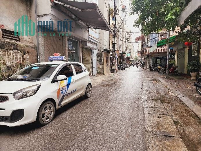 Sở hữu ngay căn nhà Tân Mai 40m2, 4 tầng, MT 4m,KD, ô tô vào nhà chỉ với 5,5 tỷ