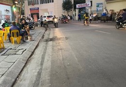 BÁN MẢNH ĐẤT MẶT PHỐ ĐỐC NGỮ - BA ĐÌNH. VỈA HÈ KD SẦM UẤT. DT 100M2. MT 6M. GIÁ 24,8 TỶ