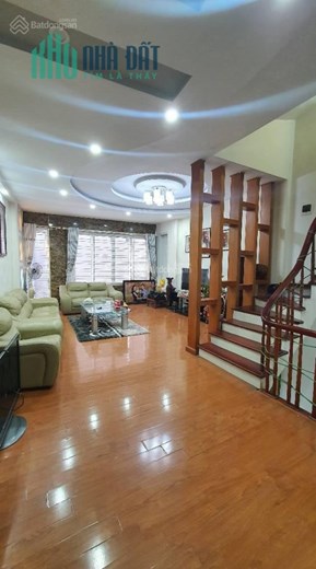 Nhà đẹp Phân lô Dương Quảng Hàm quận Cầu Giấy 62m2 MT5.8m gara tặng nội thất kinh doanh