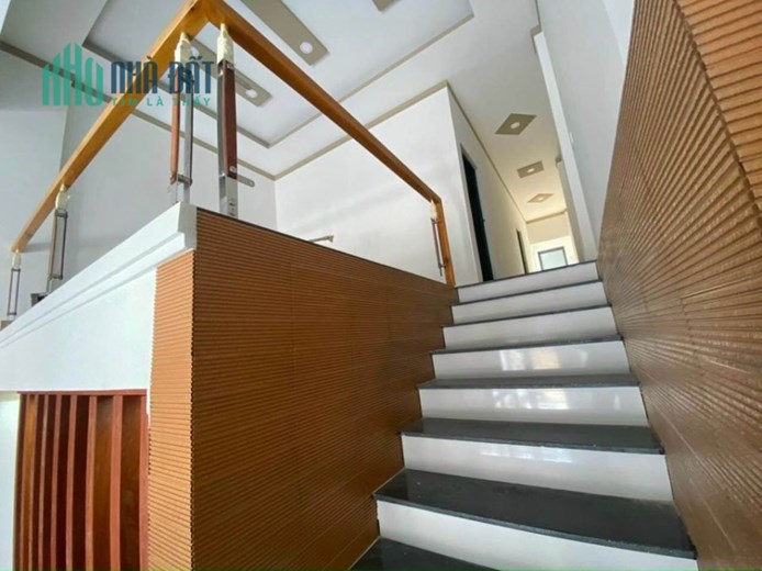 Cực Hiếm, Bán Nhà Gốc 2MT, HXH 8M, DT 150M,  Đặng Văn Bi, Thủ Đức, Sổ Riêng, Giá Ngộp Chỉ Còn 7.5 Tỷ
