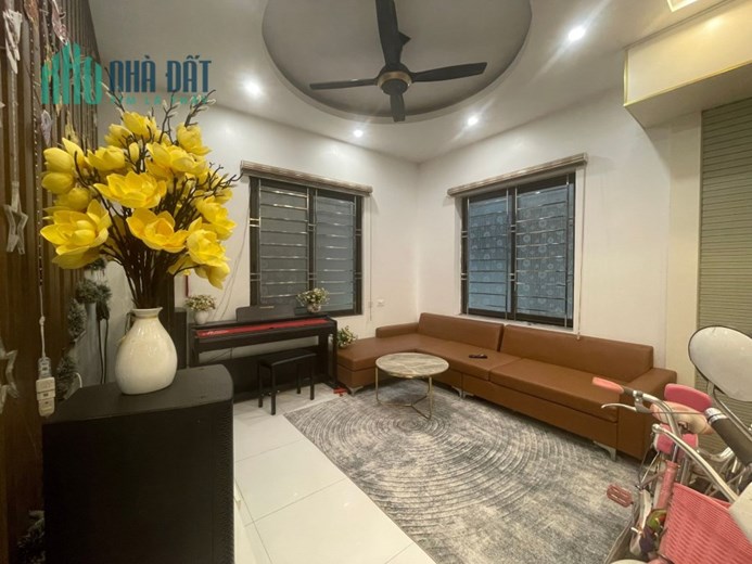 Bán nhà ngõ 43  Tây mỗ, 3 thoáng, nhà đẹp lung linh