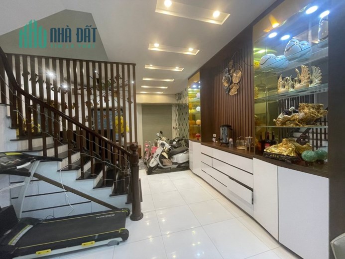 Bán nhà ngõ 43  Tây mỗ, 3 thoáng, nhà đẹp lung linh