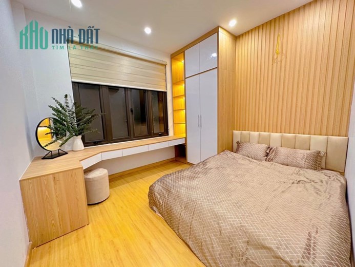 BÁN NHÀ NGÕ PHỐ ĐÊ LA THÀNH NHỎ ĐỐNG ĐA HN. NHÀ CỰC ĐẸP. GIÁ NHỈNH 100TR/M2