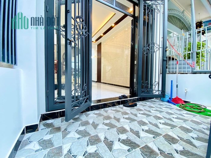 NHÀ NGÕ CHỢ HÀNG CŨ - 3 TẦNG XÂY MỚI - 3 PHÒNG NGỦ