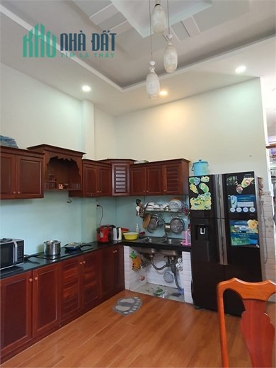 Nhà đẹp Lũy Bán Bích, Phú Thạnh, Tân Phú –  Hẻm 7m thông, 80m2, 3 tầng, 9 tỷ.