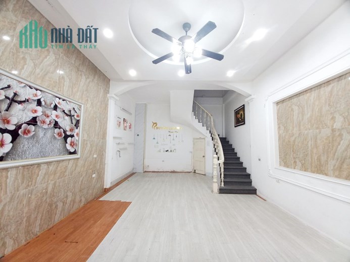 Trung Kính, Ô TÔ đỗ cửa, KD đỉnh, 1 nhà ra phố, 40m2 giá chỉ 8,x tỷ, 0866585090