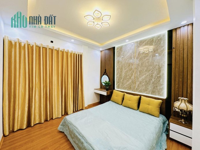 Nhà phố trần Khát Chân Siêu Hot Quận Hai Bà Trưng 4 tầng , mặt tiền 5 m giá 2.3 tỷ