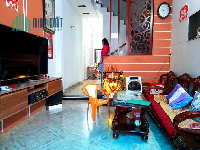 Gấp bán nhà Lê Thanh Nghị, 2 tầng kiên cố 3pn rộng gần 70m2 nhỉnh nhẹ 3 tỷ. 0905.880.363
