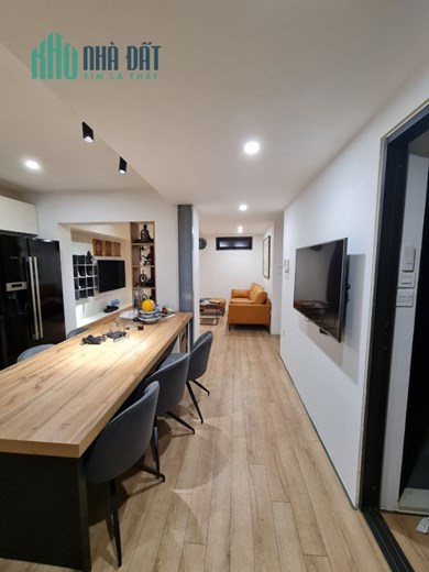 Chính chủ bán căn hộ 95m full đồ mặt phố Giảng Võ.