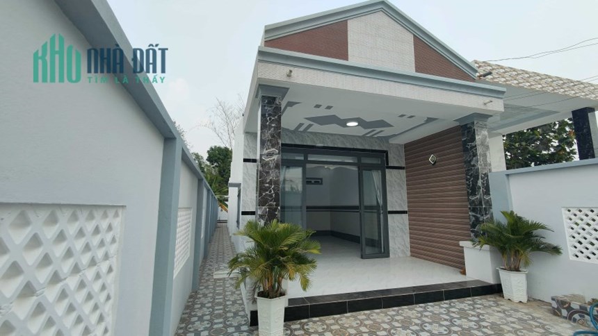 Nhà Cũ giá thấp Sát QL22B Mặt Tiền Lộ Nhựa