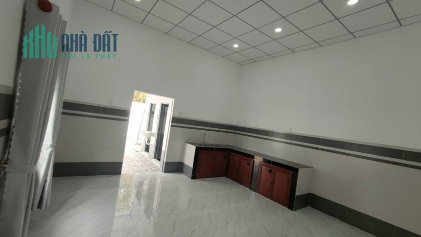 Nhà Cũ giá thấp Sát QL22B Mặt Tiền Lộ Nhựa