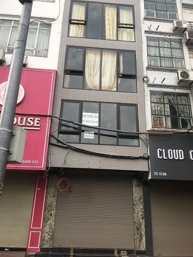 Gia đình cho thuê nhà 289+291phố xã đàn đống đa hn. Cho thuê 2 tầng tối thiểu