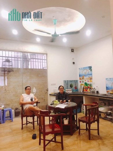 Bán gấp nhà 95m2 phố Nghi Tàm, Tây Hồ Ô tô Đỗ cửa Giá đầu tư 8.6 Tỷ