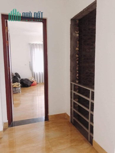 Bán gấp nhà 95m2 phố Nghi Tàm, Tây Hồ Ô tô Đỗ cửa Giá đầu tư 8.6 Tỷ
