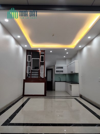 Bán nhà Văn Chương,Khâm Thiên dt 42 m2 x 5 t mới xây có sân cổng riêng giá 5 tỷ