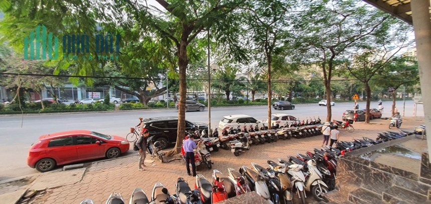 Bán sàn thương mại văn phòng hạng A mặt phố Võ Chí Công, 1700m2, MT 50m, 95 tỷ