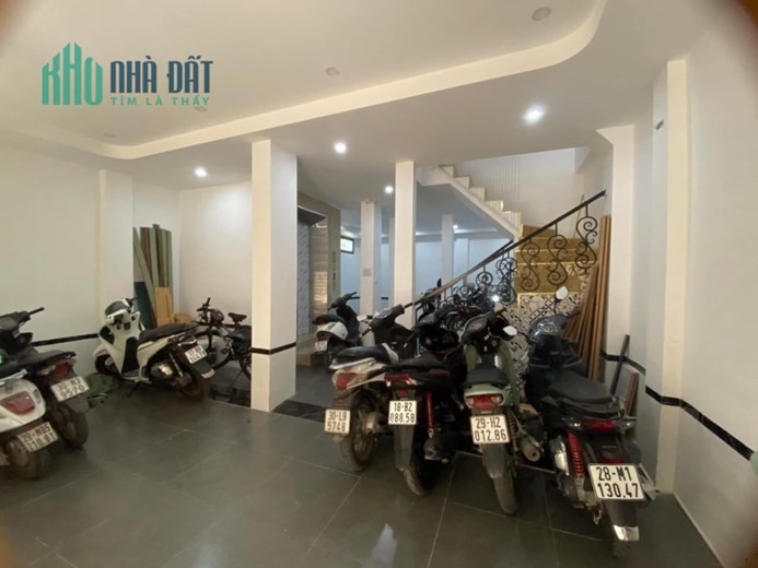 Bán Tòa CCMN 80m x 9 Tầng Thang Máy Ngõ Rộng Gần Ô Tô Giá 14 Tỷ.