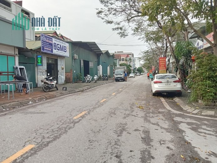 Chính chủ cần cho thuê mặt bằng tầng 1 tại số 8 Khu đấu giá A1,A2,A3 tổ 5 Cự Khối, Long Biên, Hà