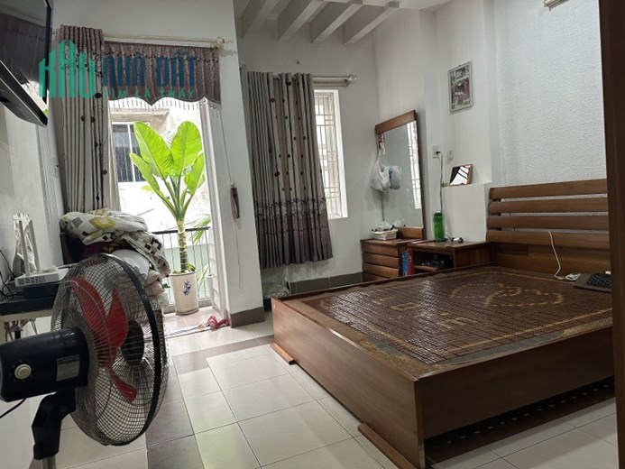 Nhà Triệu Nữ Vương, Sát Mặt Tiền, Gần Cầu Rồng, 62m2,  4 tầng chất lượng