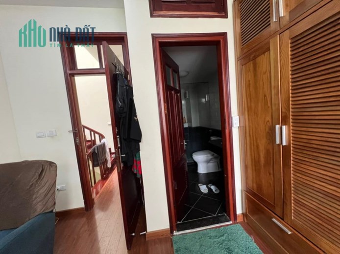 Bán nhà KĐTM Dịch Vọng, gần công viên Cầu Giấy, Kinh doanh, 110m2, MT 6m, 29 tỷ