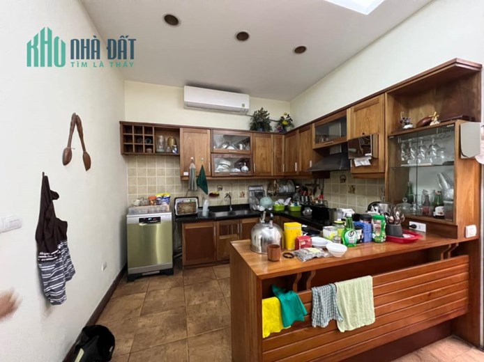 Bán nhà KĐTM Dịch Vọng, gần công viên Cầu Giấy, Kinh doanh, 110m2, MT 6m, 29 tỷ