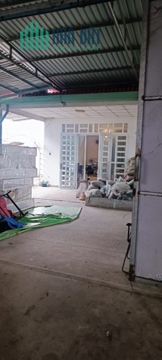 Cho thuê xưởng 1000m2 kèm nhà ở sau xưởng mặt tiền đường nhựa Nguyễn Hữu Trí , Long An